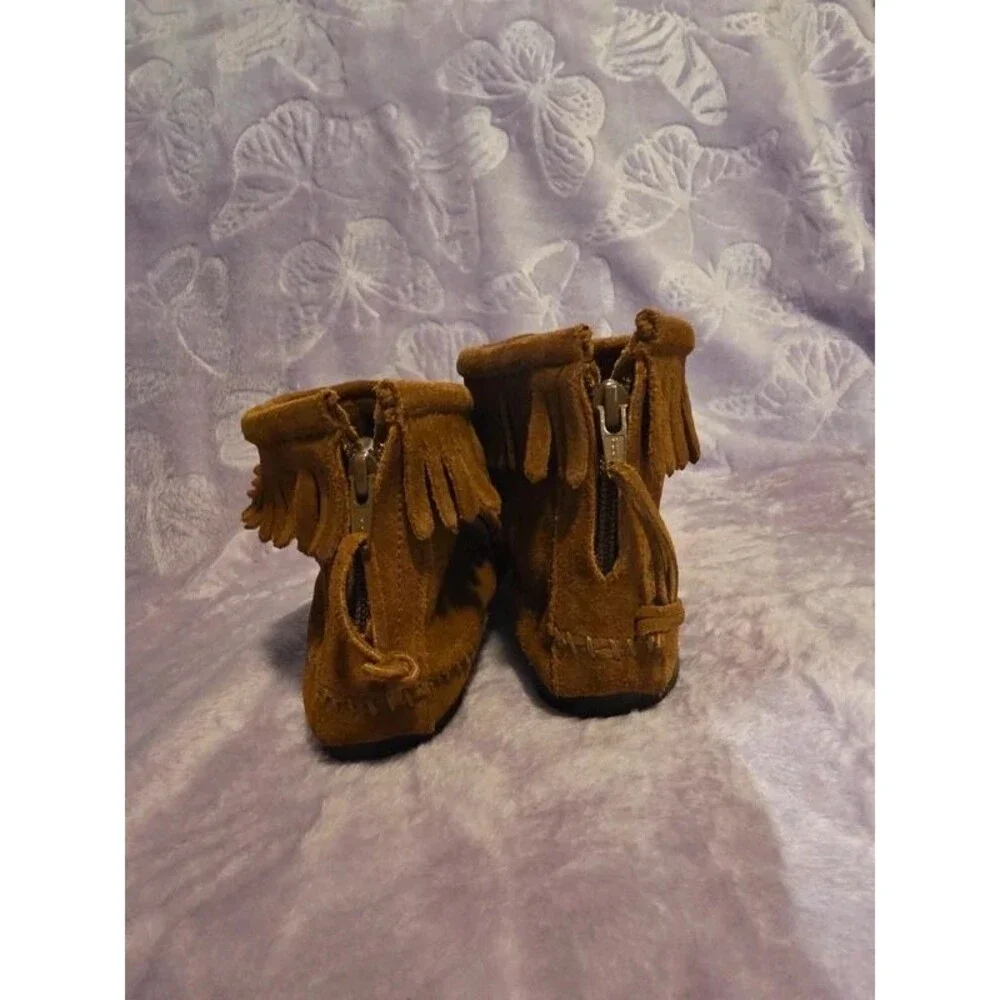 Minnetonka Brown Suede Back Zip Fringe Ankle Moccasin Boots Size 4 Style 2282